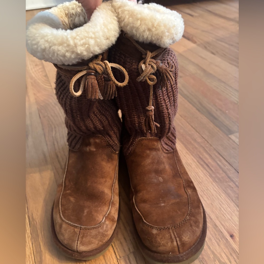 UGG Brown Ankle Boots with Cream Lining